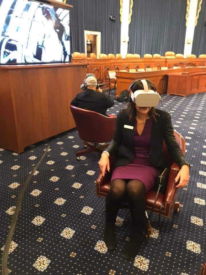 Congresswoman tries out VR